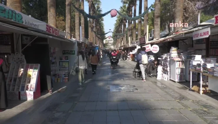 İzmir Alsancak Sevgi Yolu’nda Kitapçılar Ekonomik Krize Direniyor