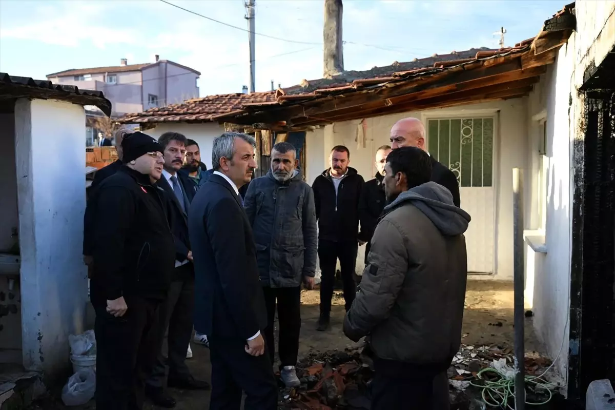 Vali Sezer, Yangın Mağduru Aileyi Ziyaret Etti